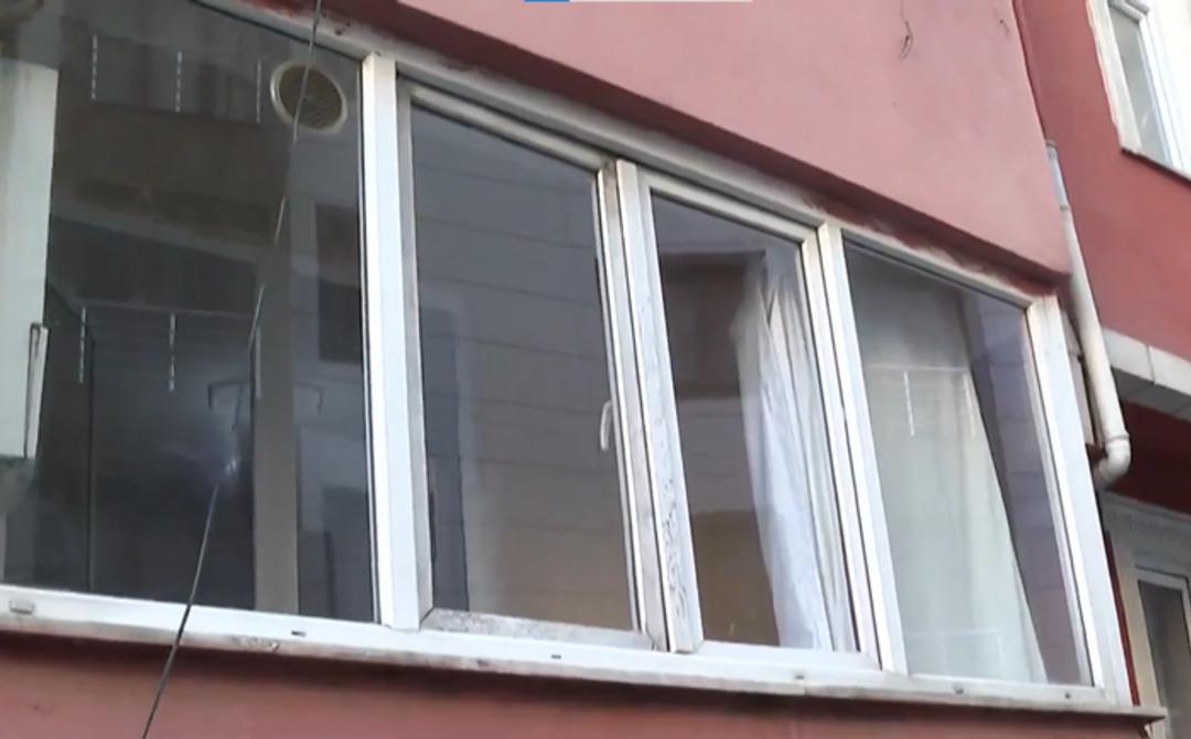 Şişli de feci &ouml;l&uuml;m: Polisten ka&ccedil;mak isteyen &Ouml;zbek kadın ikinci kattan zemine atladı 3