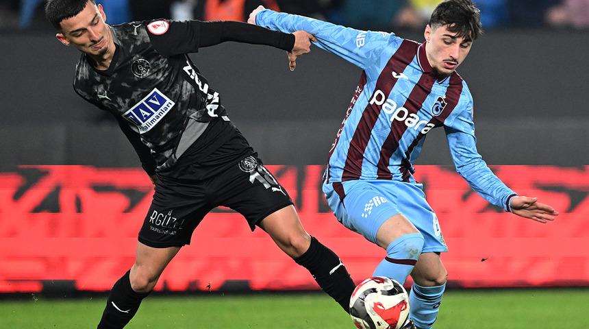 Lider oldu! Trabzonspor, kupada Alanyaspor'a mağlup oldu