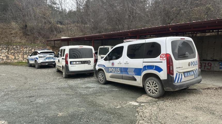 Evinde silahla vurulmuş halde bulunan orman muhafaza memuru &ouml;ld&uuml;