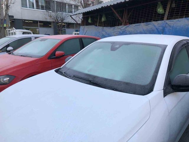 Araba camlarında buzlanma oluşmaya başladı 3