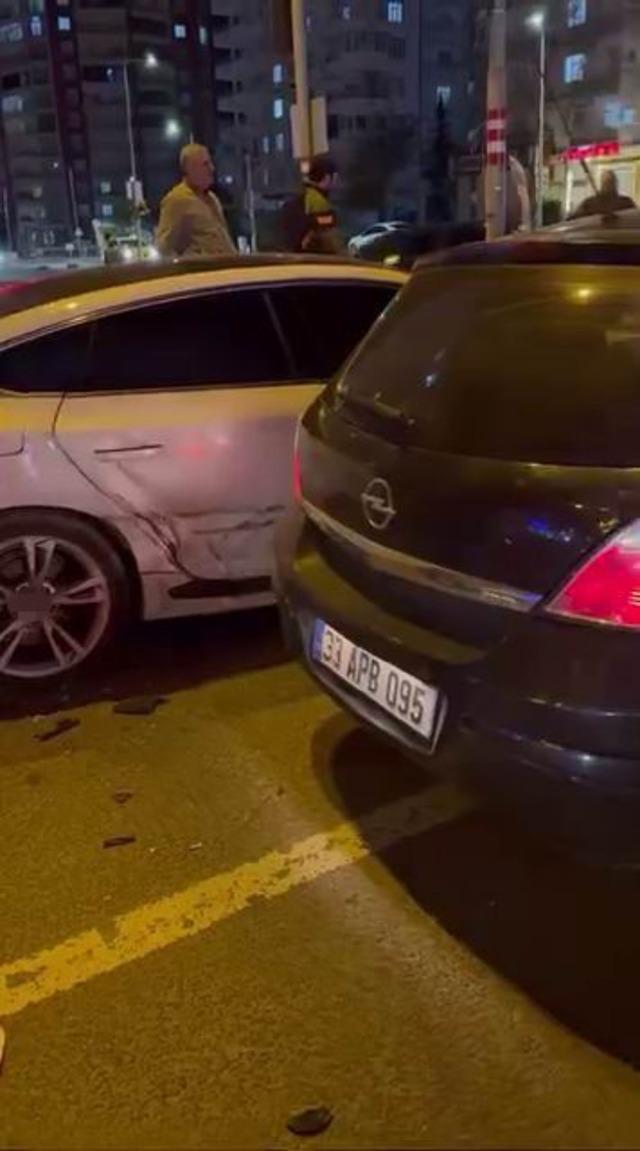 Diyarbakır’da zincirleme trafik kazası: 3 yaralı 2