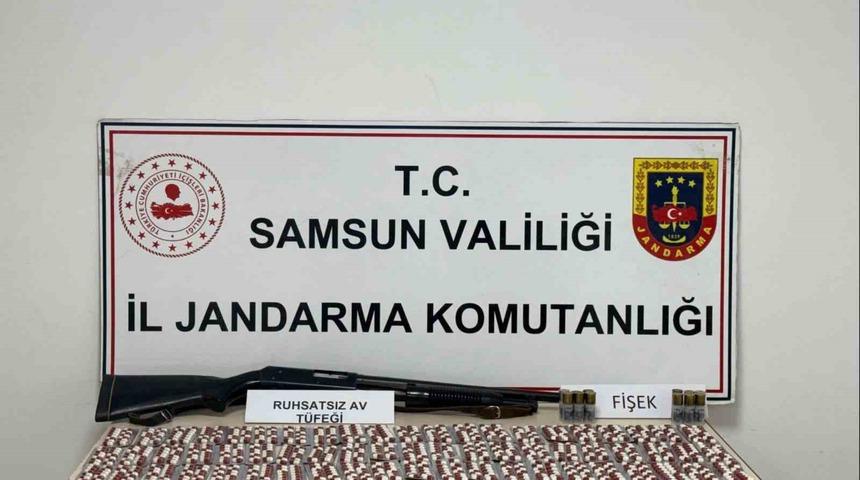 Jandarmadan uyuşturucu operasyonu: 2 g&ouml;zaltı