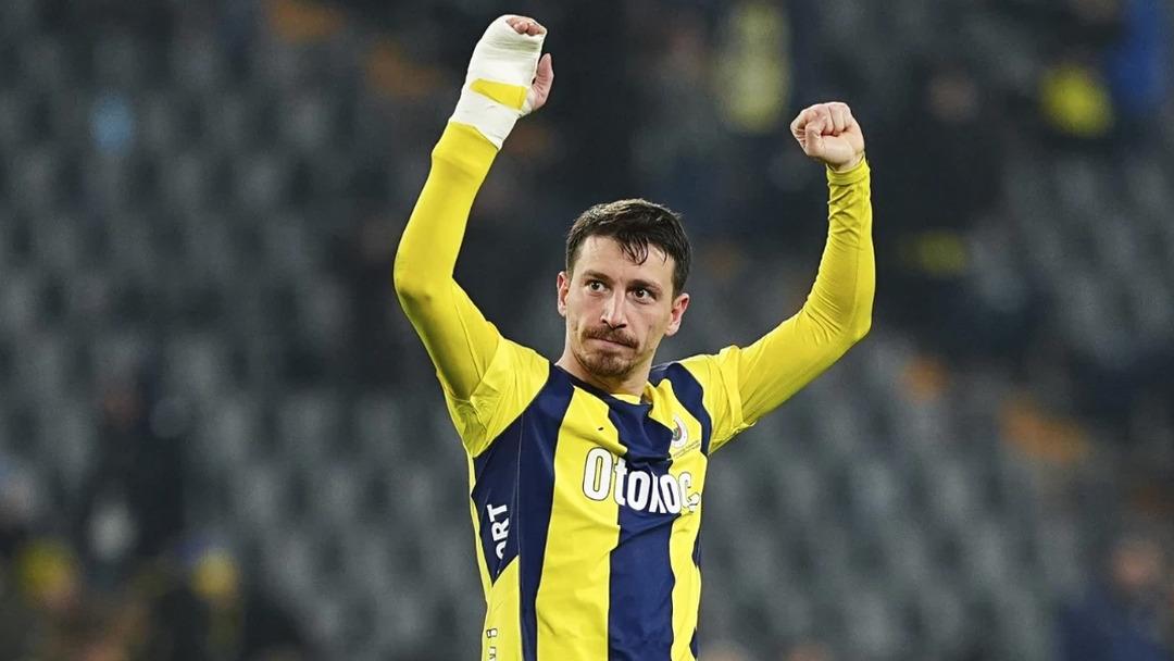 Bakan Tunç a verilen formada imzası vardı! Fenerbahçe den Mert Hakan Yandaş açıklaması 1