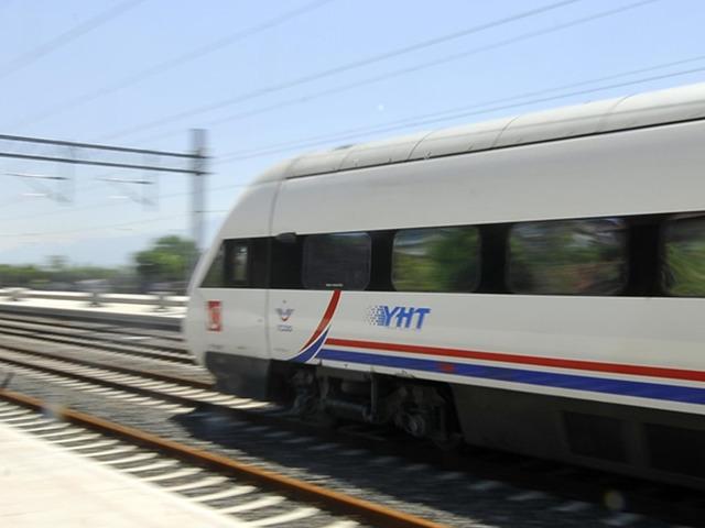 Y&uuml;ksek hızlı trende rekor yolculuk! Bakan Uraloğlu a&ccedil;ıkladı