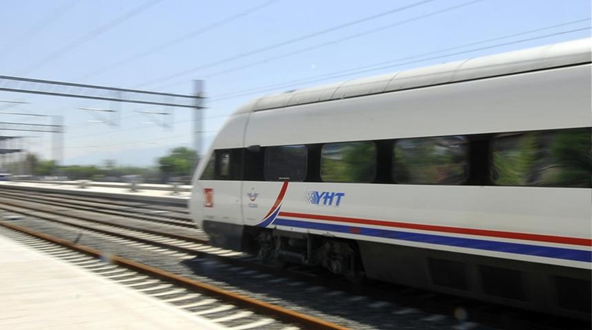 Y&uuml;ksek hızlı trende rekor yolculuk! Bakan Uraloğlu a&ccedil;ıkladı