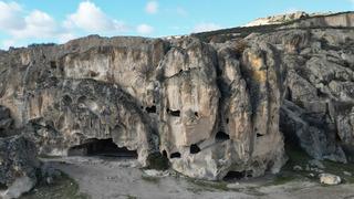 Tarihin 'İlk tuvaleti' keşfedildi! 3 bin yıllık bölgede, 'dünyanın ilk apartmanı' bulunuyor