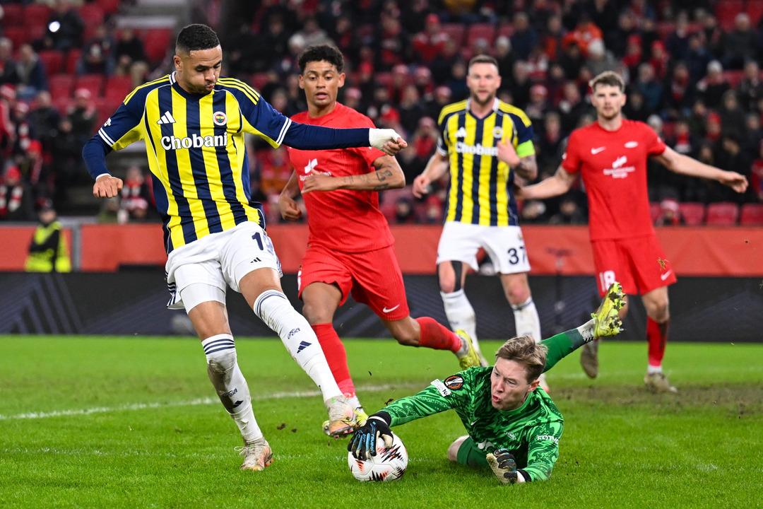 Fenerbahçe de yıldız isim gemileri yaktı! Ayrılık kapıda: Fenerbahçe de oynamak istemediğini belirtmiş 4