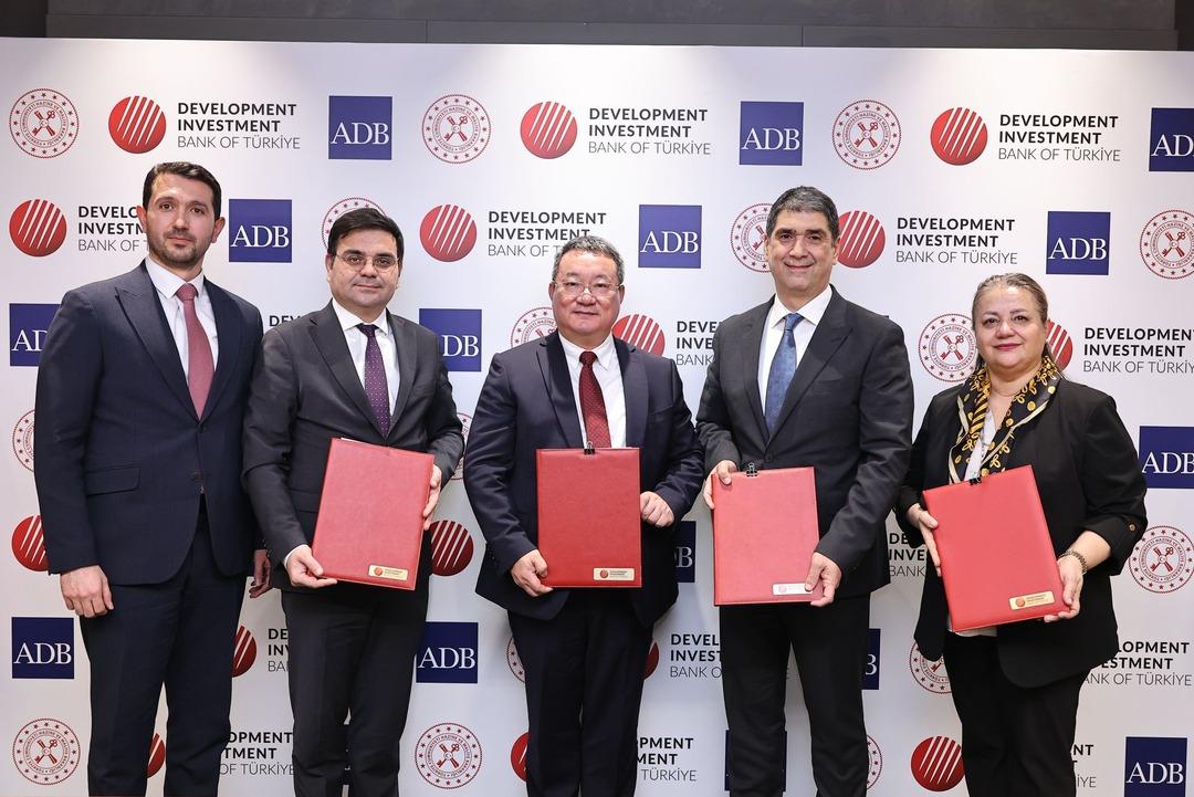 TKYB ve Asya Kalkınma Bankası ndan 325 milyon dolarlık kredi anlaşması  1