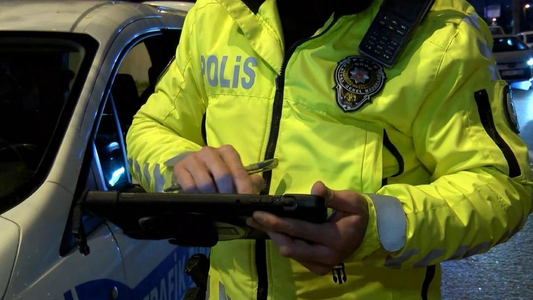 2026 yılında trafik cezaları ne kadar olacak? En d&uuml;ş&uuml;ğ&uuml; 1.246 TL, en y&uuml;kseği 58.207 TL!  2