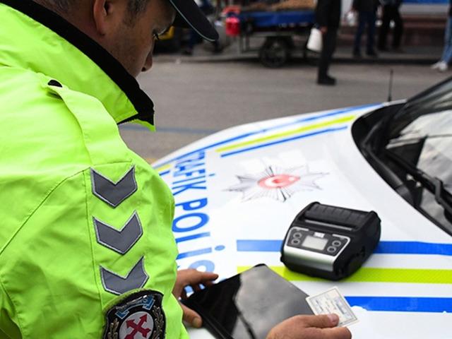 2026 yılında trafik cezaları ne kadar olacak? En d&uuml;ş&uuml;ğ&uuml; 1.246 TL, en y&uuml;kseği 58.207 TL! 