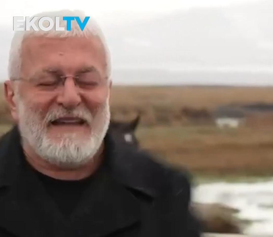 Onur Akın a klip çekiminde at çarptı! Yürekler ağza geldi 2