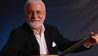 &Uuml;nl&uuml; isme klip &ccedil;ekiminde at &ccedil;arptı! Y&uuml;rekler ağza geldi