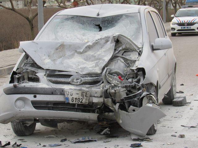 Kahta'da otomobil ile motosiklet çarpıştı: 2 ölü, 1 yaralı