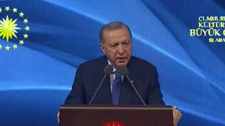 Cumhurbaşkanı Erdoğan: İnsanı tektipleştiren tüketim kültüründen köklerimize sarılarak kurtulabiliriz