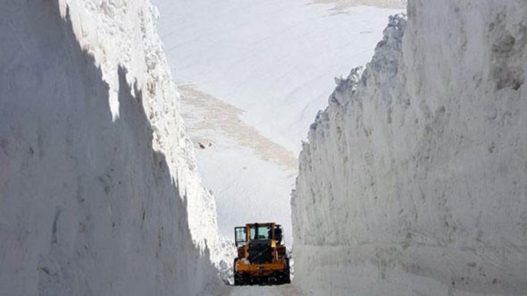 Kar kalınlığı 4 metre! Bu fotoğraf T&uuml;rkiye'den