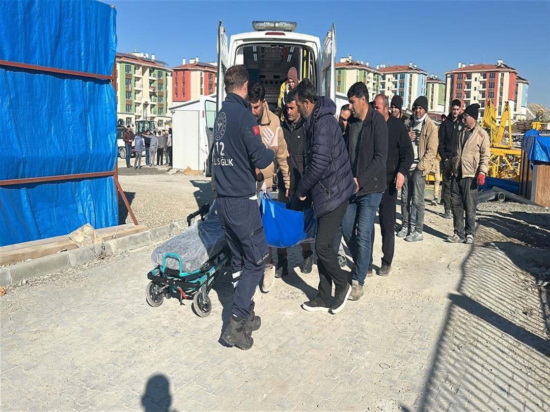 Şantiyede kule vinç kazası; 1 işçi yaralandı 1