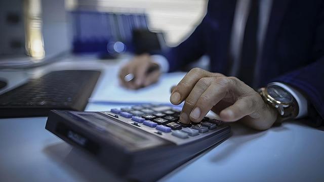 Yeni vergi paketi Resmi Gazete'de: Araç satışında artık harç alınacak, emlak vergisinde oran değişti