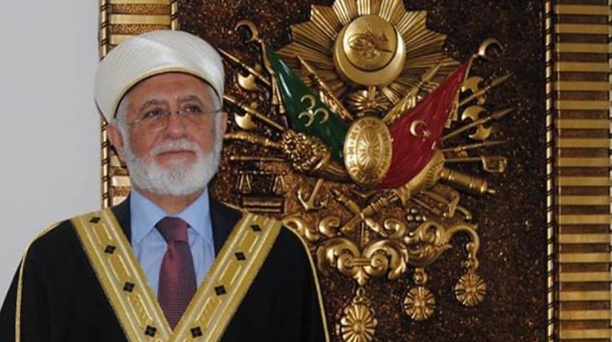 Mardin Artuklu Üniversitesi Rektörü kep yerine sarık istedi!