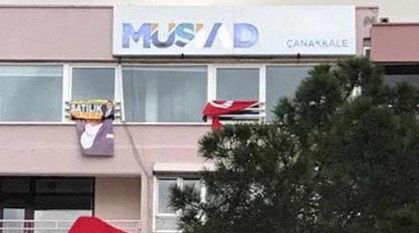 Atat&uuml;rk'e b&uuml;y&uuml;k saygısızlık!