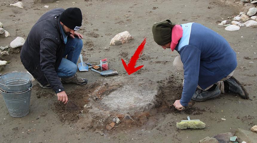 Amasya'da keşfedildi: 2 bin 600 yıllık! "G&ouml;vdesi zeminin altına yerleştirilmiş"
