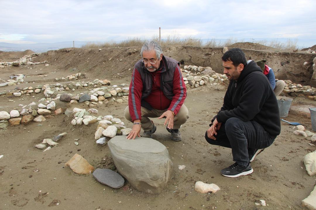 Amasya da keşfedildi: 2 bin 600 yıllık! "G&ouml;vdesi zeminin altına yerleştirilmiş" 4