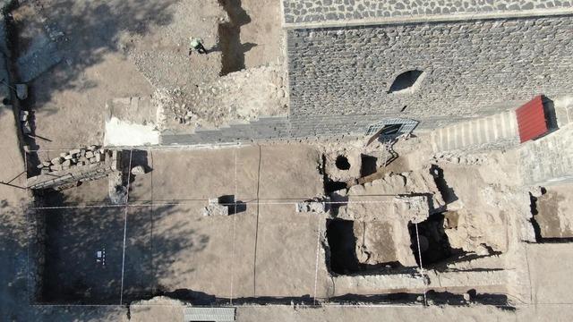 100 yıldır toprak altındaydı! Diyarbakır surlarının kayıp kısmı bulundu! 