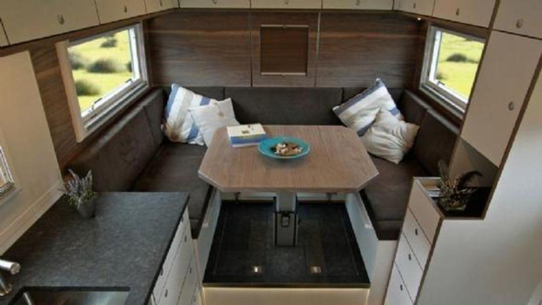 Zırhlı kamyondan l&uuml;ks ev yaptı