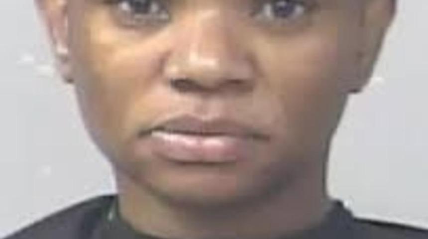 Dolandırıcılıktan yargılanıyordu! Mahkemeye geldiği ara&ccedil;la şaşkına &ccedil;evirdi