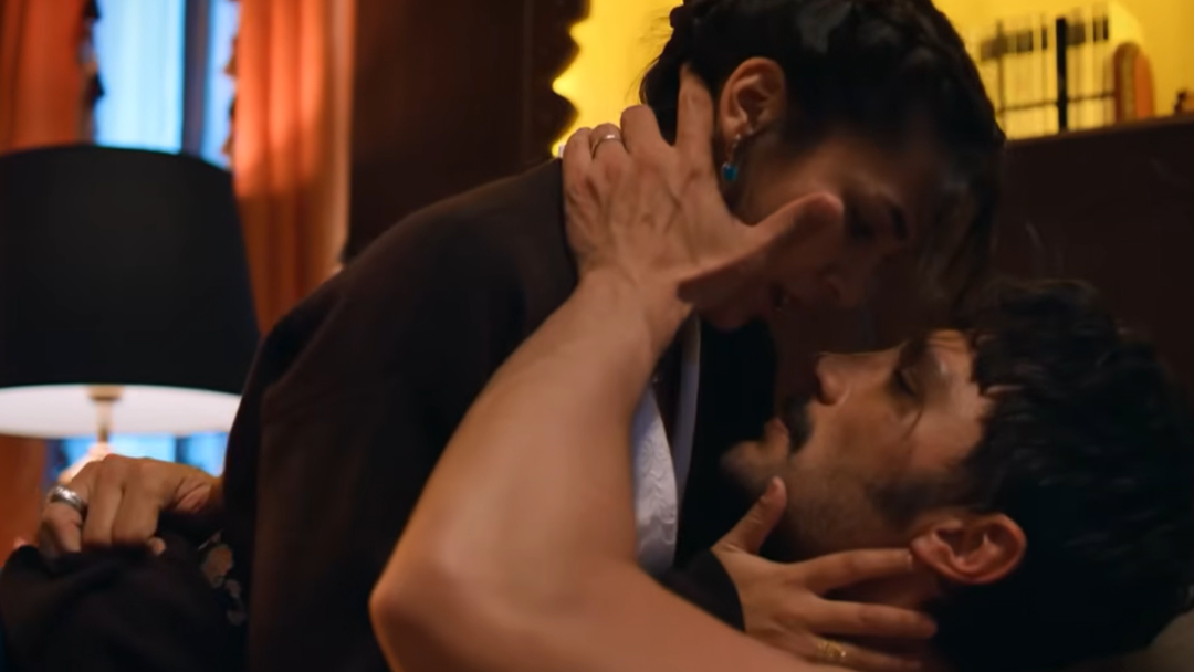 Halef: K&ouml;klerin &Ccedil;ağrısı'nda ateşli sahneler! Seyirci şaşkına d&ouml;nd&uuml;