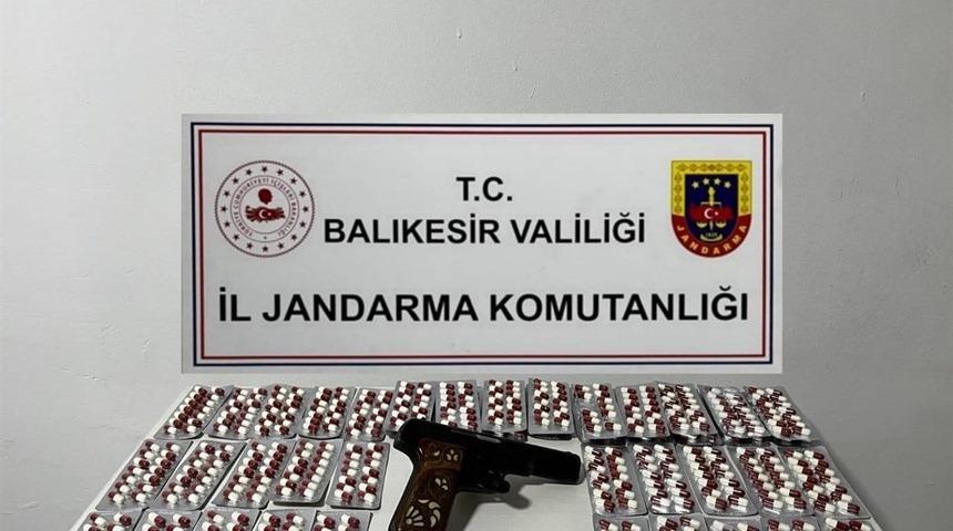 Balıkesir&rsquo;de 8 il&ccedil;ede uyuşturucu operasyonu; 31 şahıs yakalandı