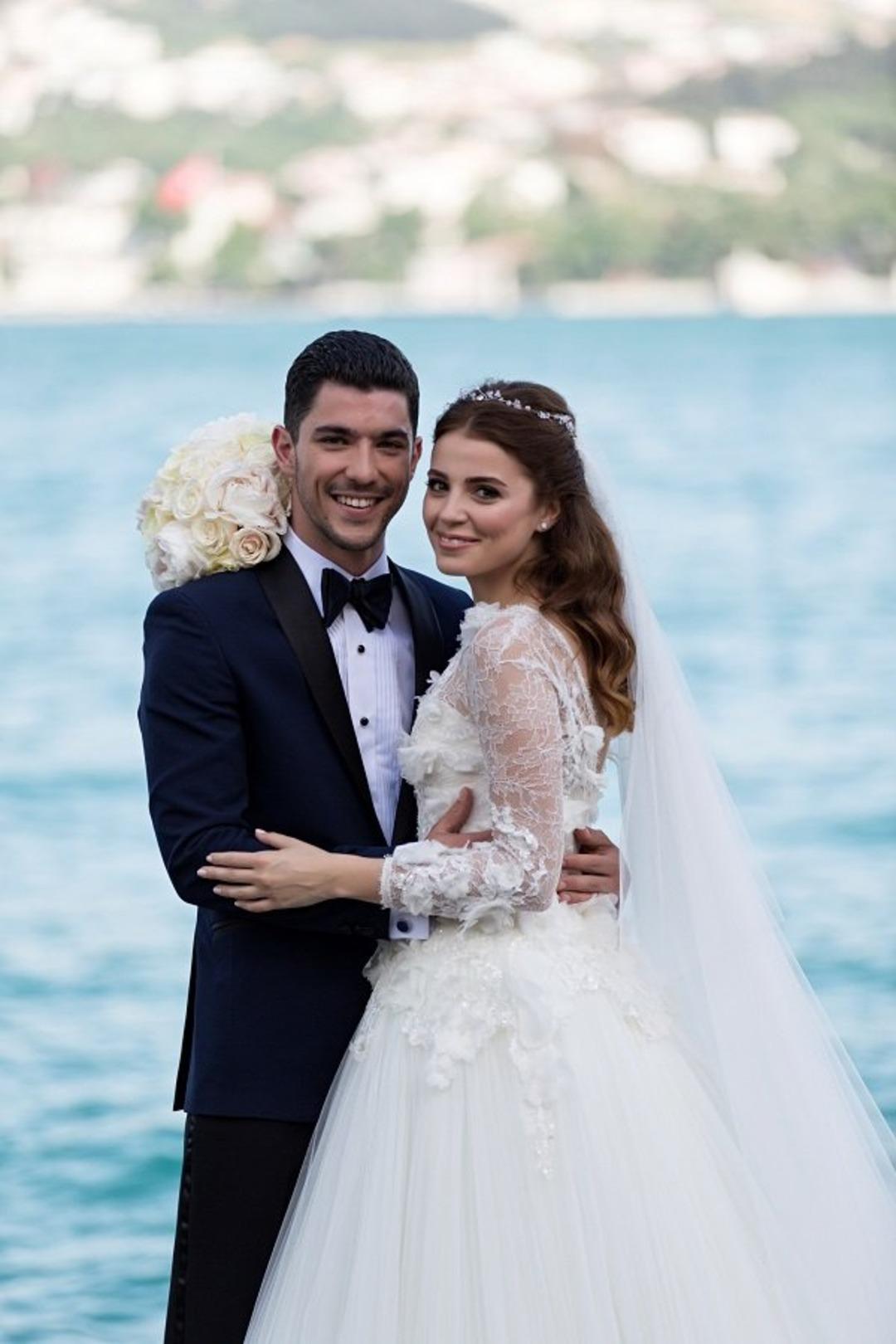 Ezgi Ey&uuml;boğlu kimdir? Ezgi Ey&uuml;boğlu sevgili listesi kabarık: Hepsi &uuml;nl&uuml; isimler... 2