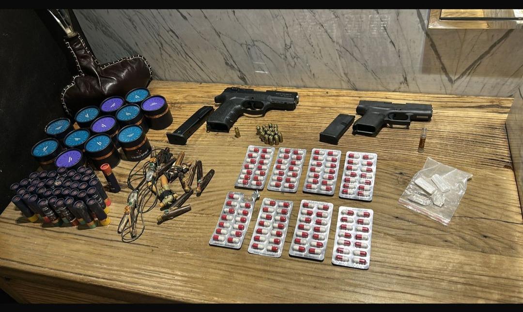 Uyuşturucu operasyonunda yeni dalga: Oyuncu Ezgi Ey&uuml;boğlu g&ouml;zaltına alındı!  3