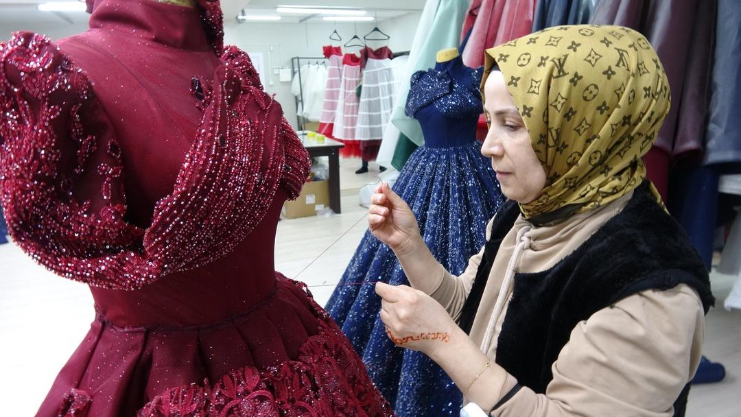 Hurdacıdan aldığı dikiş makinesi ve kiraladığı gelinlik hayatını değiştirdi! 1