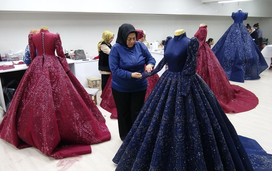 Hurdacıdan aldığı dikiş makinesi ve kiraladığı gelinlik hayatını değiştirdi! 5