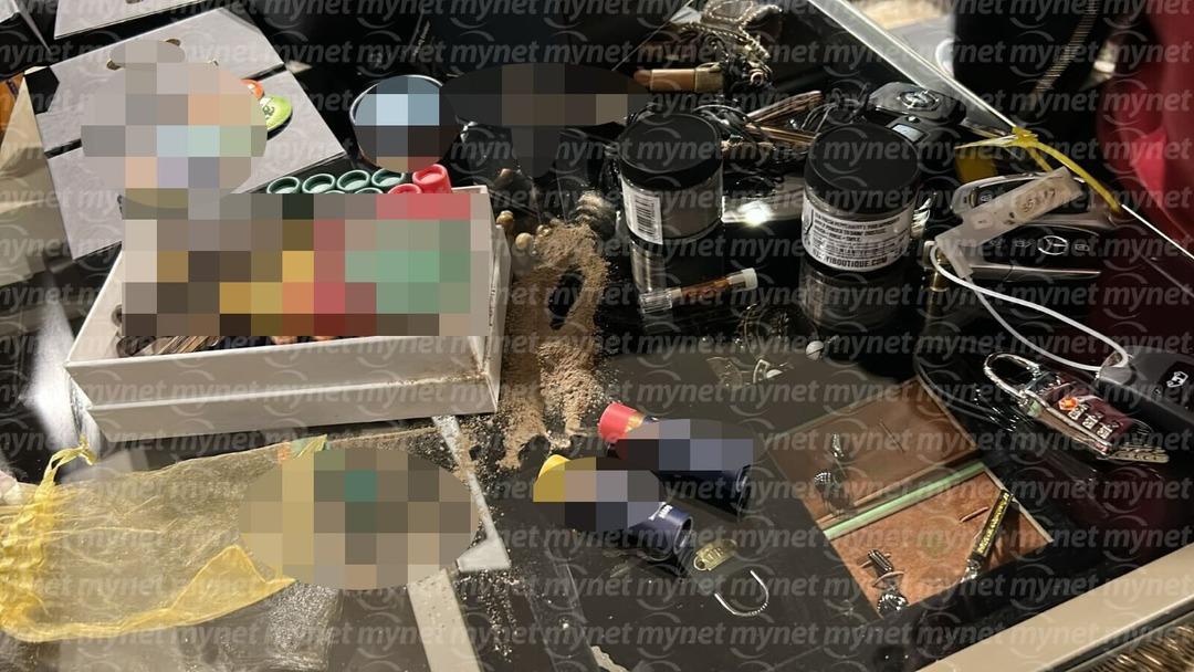 L&uuml;ks yalıdan sahte dolarlar fışkırdı! Kasım Garipoğlu nun "VIP uyuşturucu partisi" iddialarıyla g&uuml;ndeme gelen evinde şok g&ouml;r&uuml;nt&uuml;ler 2