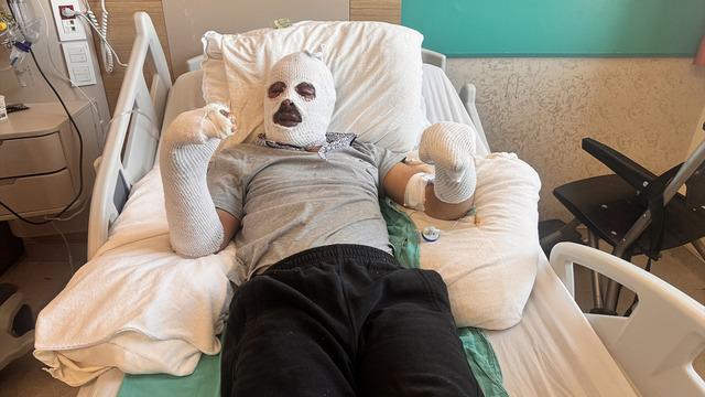 Engelli genç kabusu yaşadı: Çay demlerken patlama oldu, ev üzerine yıkıldı!