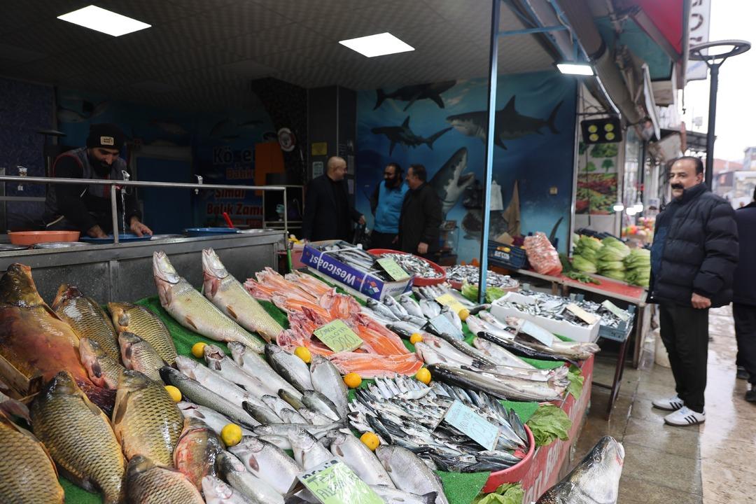 Havaların soğumasıyla birlikte balığa olan rağbet arttı! 1