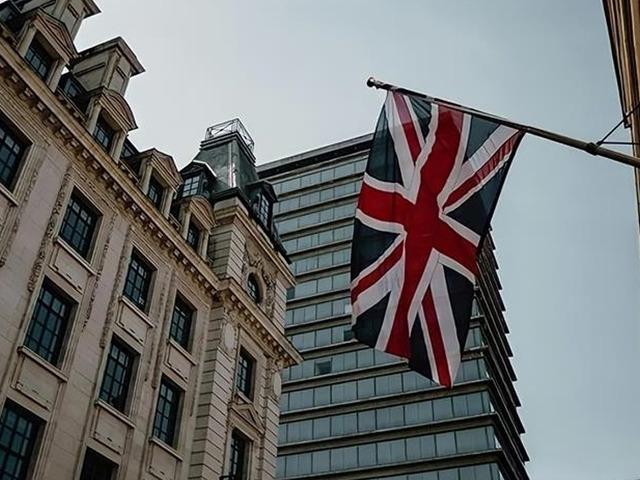 İngiltere'de perakende satışlar kasımda indirimlere rağmen geriledi