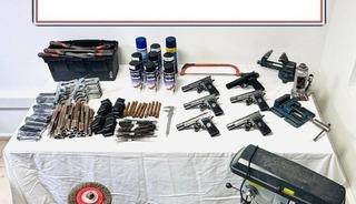 Kocaeli&rsquo;de silah imalathanesine d&ouml;n&uuml;şt&uuml;r&uuml;len adrese operasyon