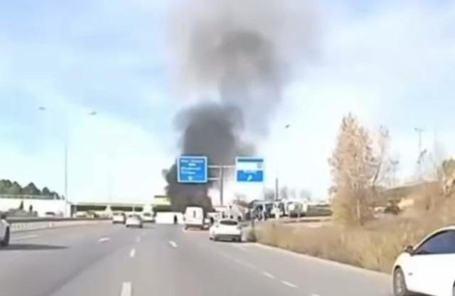 Alev alan servis minib&uuml;s&uuml; k&uuml;le d&ouml;nd&uuml; 2