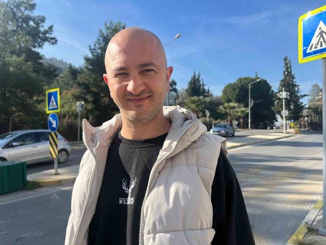 İzmir, sokaklarında domuz s&uuml;r&uuml;leri ile doğal yaşam parkına d&ouml;nd&uuml; 4