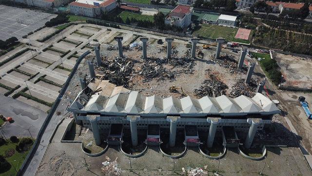 Abdi İpekçi Spor salonunun yıkımında son durum havadan fotoğraflandı