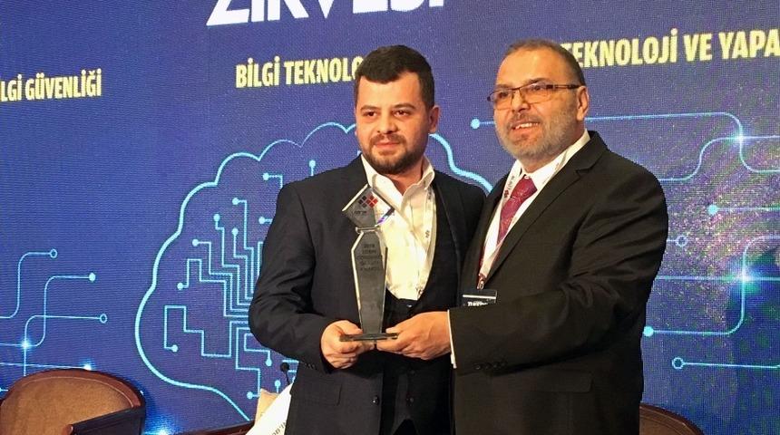 Aura Cebilon Unique&rsquo;e bir &ouml;d&uuml;l daha