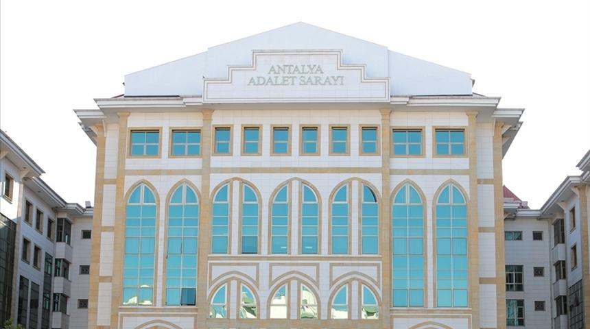 Antalya B&uuml;y&uuml;kşehir Belediyesi soruşturmasında yeni gelişme! Muhittin B&ouml;cek'in gelini ve 2 ş&uuml;pheli tahliye