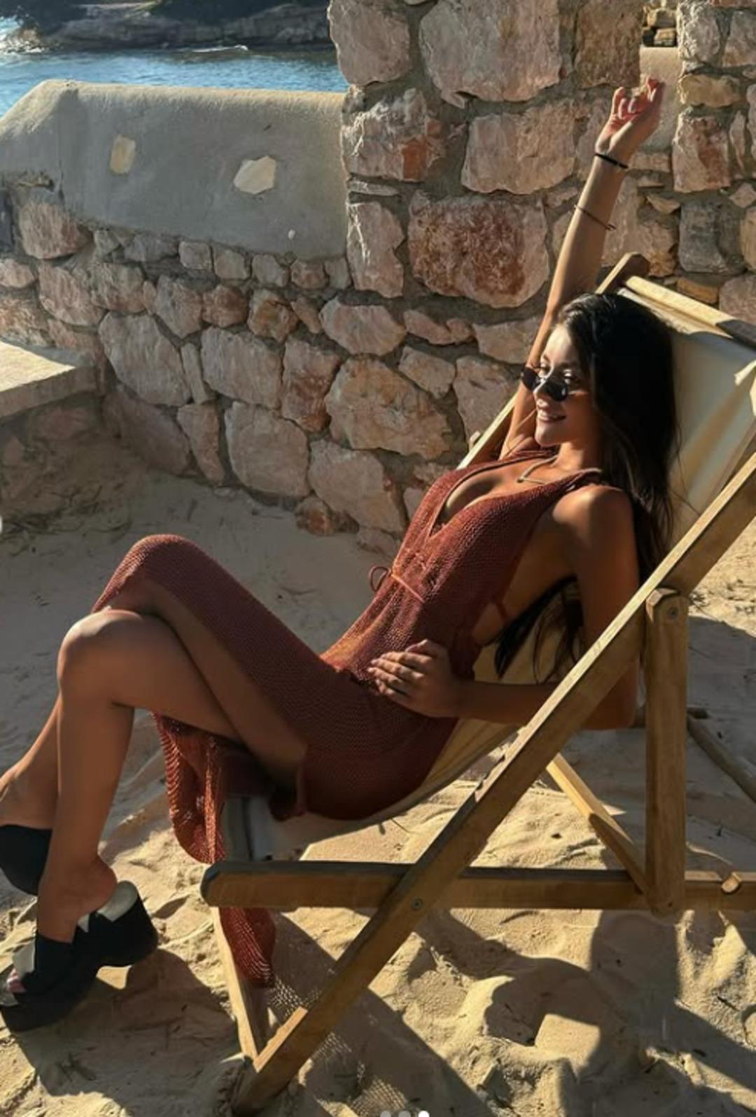 Gizem T&uuml;redi kimdir? Instagram pozları dikkat &ccedil;ekti 2