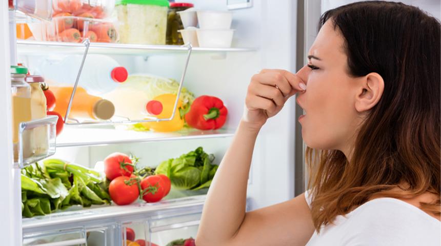 Buzdolabınız kokuyorsa bu 3 pratik y&ouml;ntemi deneyin! 