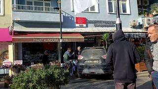 CHP binasında 'Kızıma küfür edildi' protestosu! Geçmişi kabarık çıktı