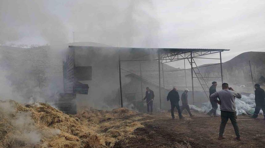 Malatya&rsquo;da besi &ccedil;iftliğinde yangın