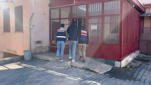 Dolandırıcılık su&ccedil;undan 19 yıl hapis cezası olan şahıs yakalandı 1