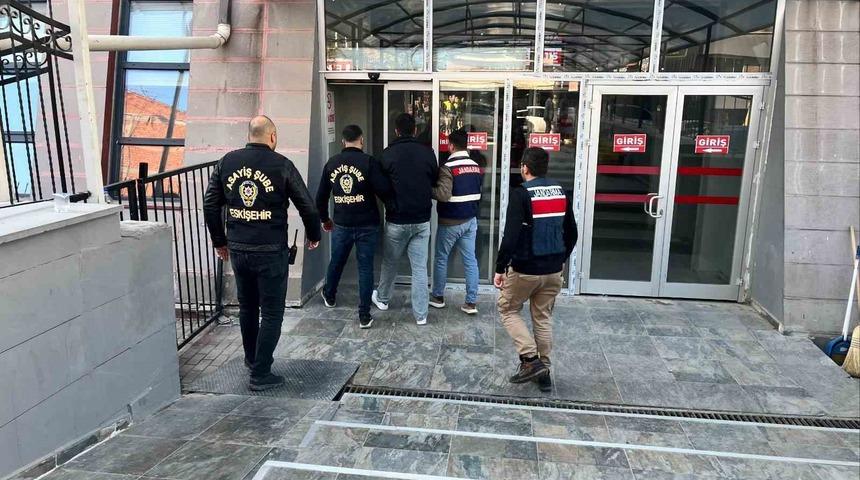 Dolandırıcılık su&ccedil;undan 19 yıl hapis cezası olan şahıs yakalandı